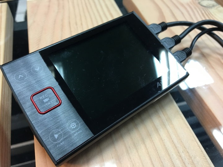 [開箱] 銨鉑机店 AMBER AD1080 前後雙鏡頭行車紀錄器