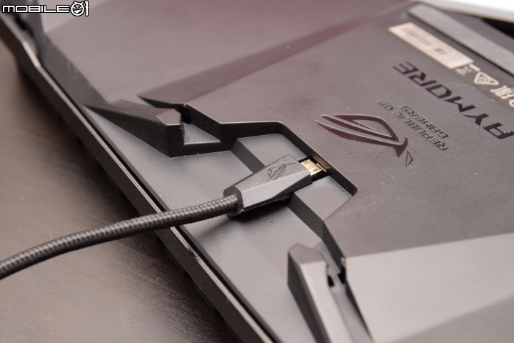 [信仰開箱] ASUS ROG Claymore RGB 青軸全彩機械式鍵盤