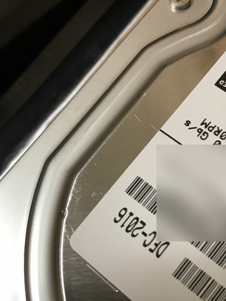 新買的硬碟刮傷