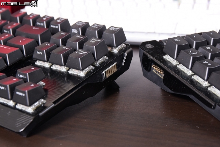 [信仰開箱] ASUS ROG Claymore RGB 青軸全彩機械式鍵盤