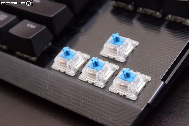 [信仰開箱] ASUS ROG Claymore RGB 青軸全彩機械式鍵盤