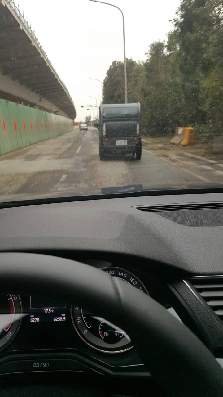 台61線新屋 掛試車牌的小車