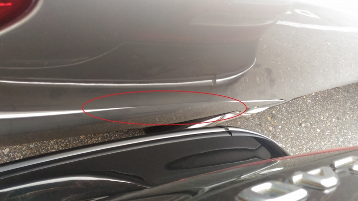 【求助】清水服務區內停車格的小碰撞