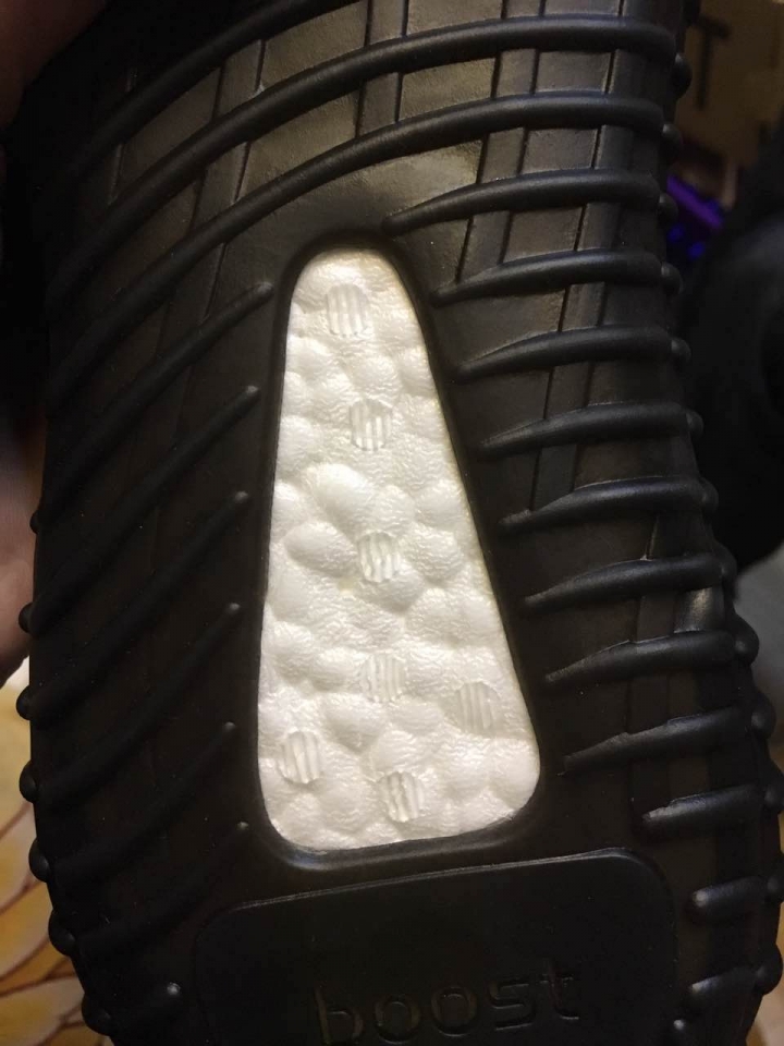 兩雙350v2想請鑑定
