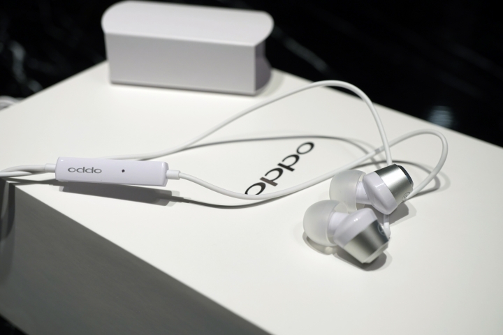 攝相之眼的終極之作 - OPPO R9s Plus 開箱評測（純黑R9s開箱、綜合影音評測）