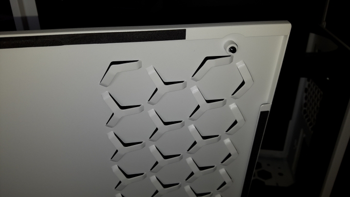 剛才收到的INWIN301，空箱未組裝