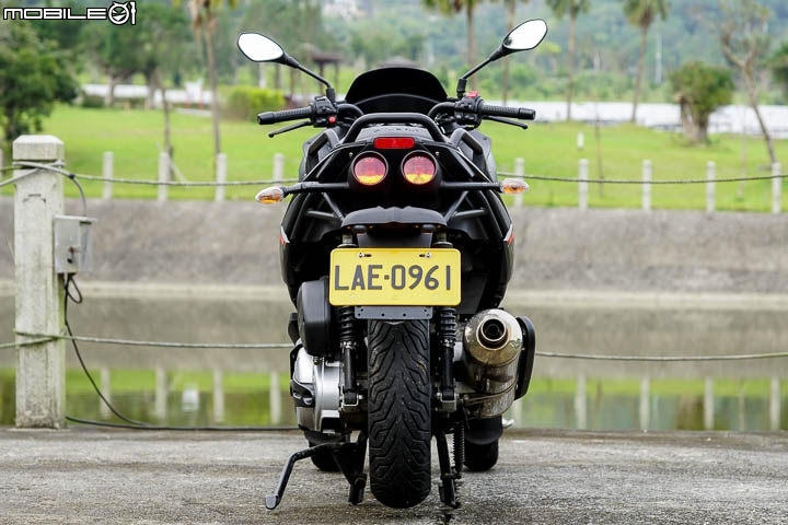 粗曠造型科技內在 Gilera Fuoco 500 三輪黃牌重機