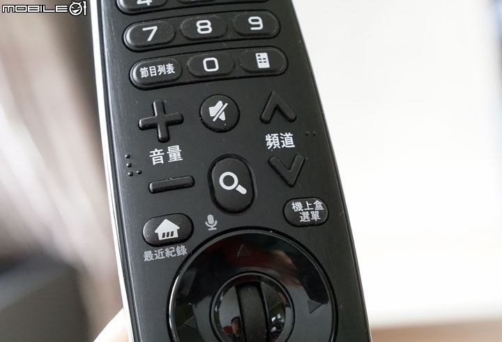 宅在家裡看影集超過癮的！LG UH770T開箱囉！