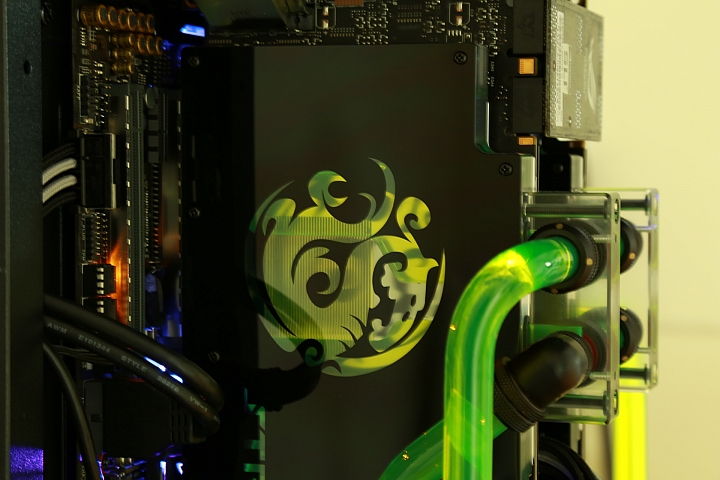 [分享] 6950X 水冷電腦組裝