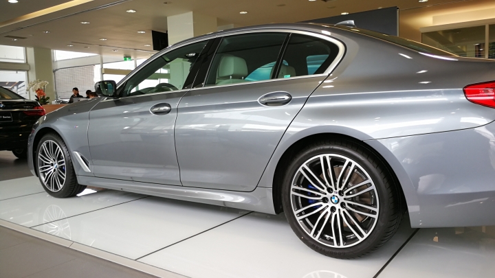 G30 530i M package 輪圈實照 662 vs 664