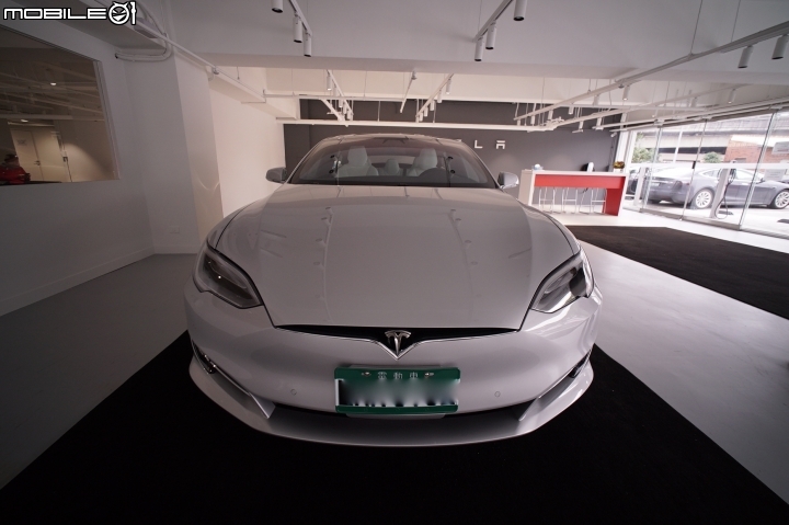 電電吃三碗公－Tesla內湖服務中心交車開箱