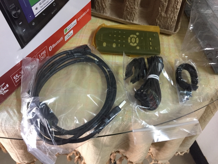 [開箱] sony xav-ax100 x 2013 Skoda Rapid