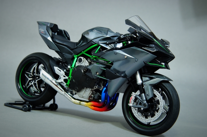 TAMIYA Kawasaki Ninja H2R (第一次做重機模型)