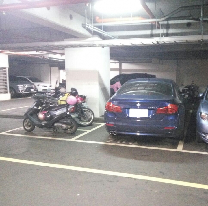 這麼好的車,駕駛的素質真的太低落 (抱怨文)