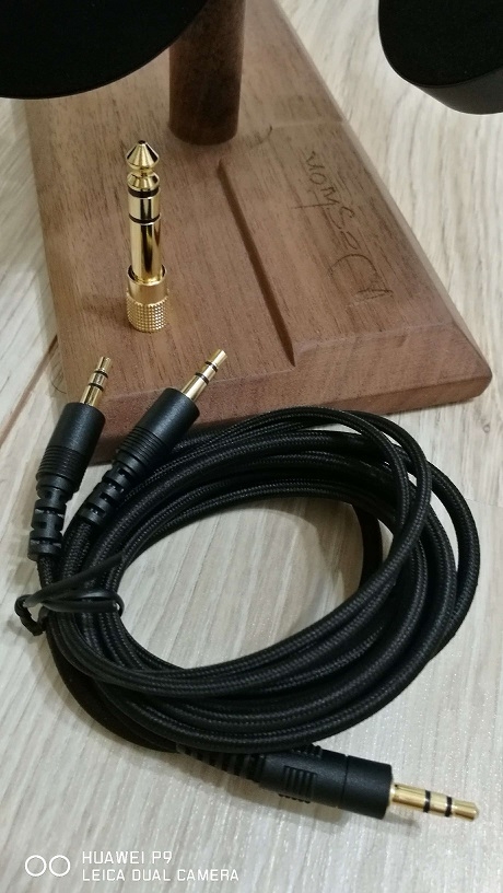 低調開箱 Monolith M560