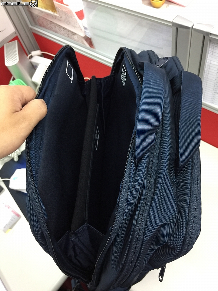 The North Face 後背電腦包(日本樂天購入)