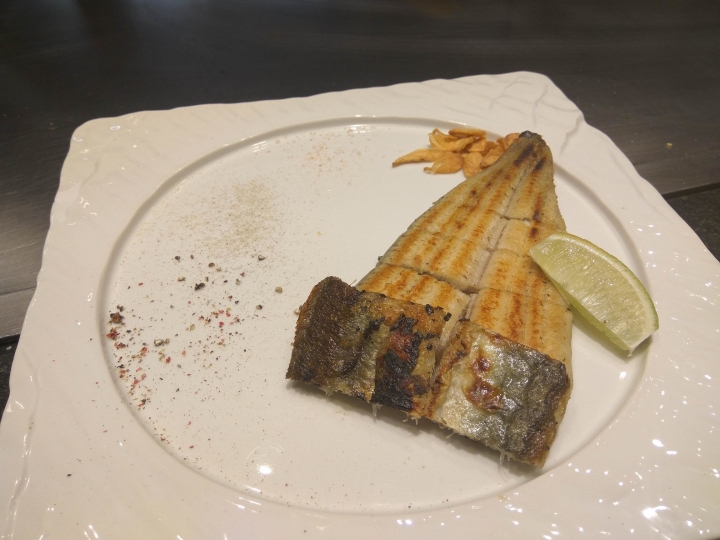 [活海鮮鐵板燒]台中大江戶町食記~日式料理風~漁市場重現~龍蝦界勞斯萊斯~玫瑰/黃金龍蝦~上等青口鰻~老饕牛肉~CP值高!