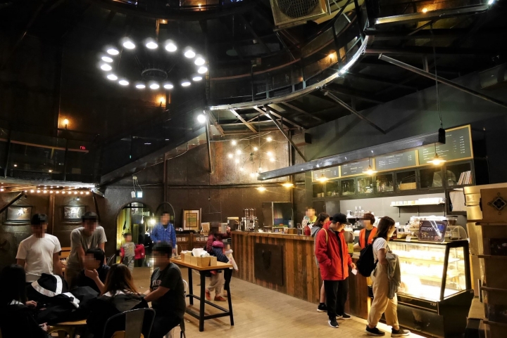 【台南仁德 | 景點】夜空下的糖罐遊樂場✦十鼓仁糖文創園區