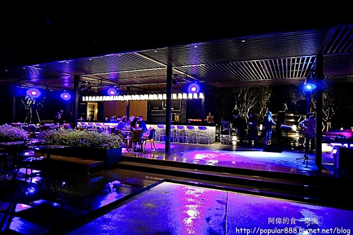 【桃園住宿】<大溪笠復威斯汀渡假酒店>每週五六及國訂假日推出晚間池畔吧!『儷軒』中餐廳的酸菜白肉鍋、牛肉麵超級好吃!