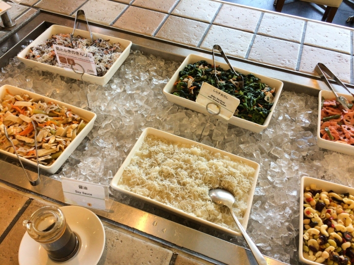 【美食。食記】東京 國際展示場 食材不俗 長輩適合 創菜Patio 台場 草莓 吃到飽 飯店 Buffet 推薦