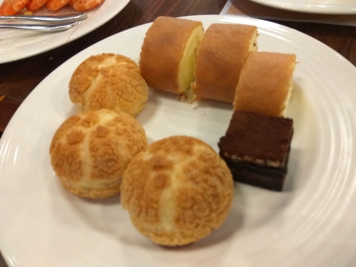 [歐式自助餐/下午茶]台中市福華飯店2F美樂琪餐廳下午茶食記~~ 蝦蟹多~甜點很好吃~~很推!
