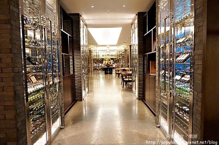 【桃園住宿】<大溪笠復威斯汀渡假酒店>每週五六及國訂假日推出晚間池畔吧!『儷軒』中餐廳的酸菜白肉鍋、牛肉麵超級好吃!