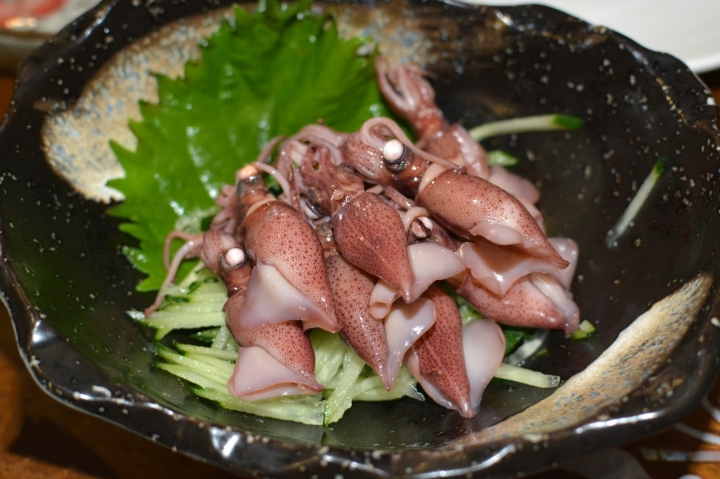 [食記] 畔の食堂。驚喜感十足的生魚片丼飯 用料超好的平價日式料理--鮑魚干貝丼、山藥四色丼(小巨蛋站)