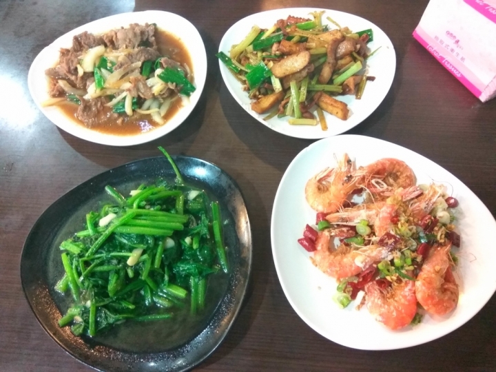 [台式熱炒]苗栗頭份中央路附近平價快炒大酒堡啤酒城再訪~食記~