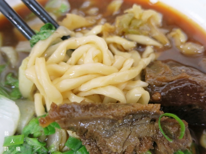 一碗80元的石牌十二號牛肉麵