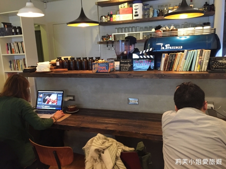[美食] 台北 赤峰街巷弄內的單身好自在之Nichi Nichi日子咖啡 (提供wifi/插座)(中山站)