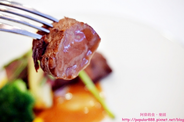 【北投溫泉】〈大地酒店〉推出"花漾套餐"迎春，結合花與美的意象，每道料理都像藝術品。五月底前限定，來趟美食溫泉之旅吧！