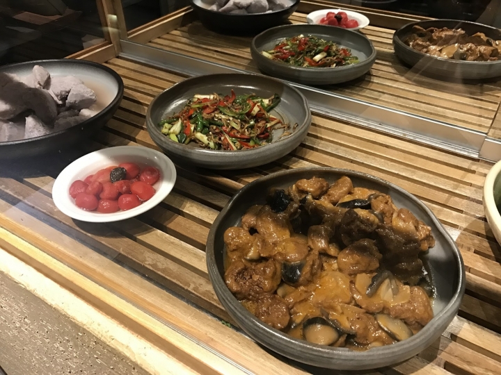 [食記] 新竹 新橋弄堂。烏魚子炒飯、湯包、蝦餃。一試成主顧!