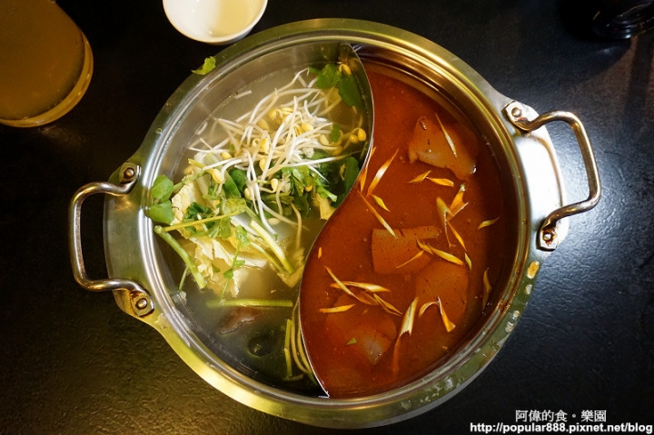 【南京復興】私宅打邊爐-港式火鍋始組,麻辣香濃溫潤、白鍋加咖哩後變身另一種風味。隱身老公寓,美味十年不墜!