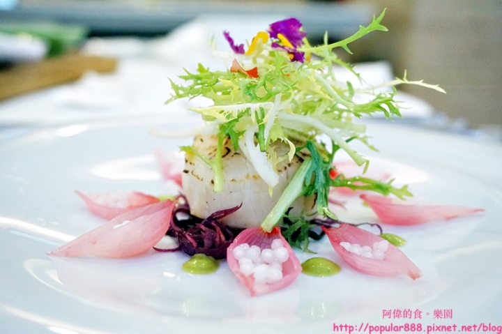 【北投溫泉】〈大地酒店〉推出"花漾套餐"迎春，結合花與美的意象，每道料理都像藝術品。五月底前限定，來趟美食溫泉之旅吧！