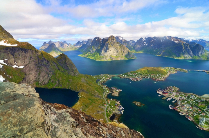 [ 北歐。挪威景點 ] 羅浮敦群島 。雷納鎮 Lofoten Reinebringen ☆羅浮敦群島最美的登山步道☆