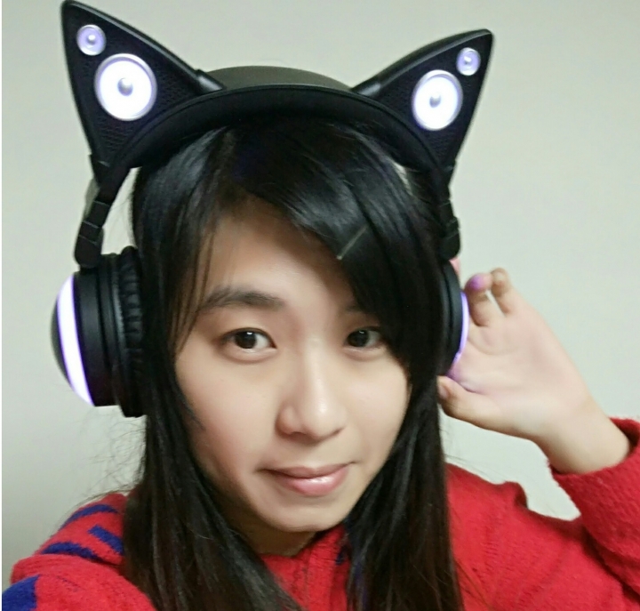 【隨手玩開箱】貓耳耳機2代無線多彩版，可換8種燈光與藍芽連結!!