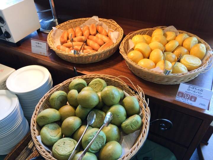 【美食。食記】東京 國際展示場 食材不俗 長輩適合 創菜Patio 台場 草莓 吃到飽 飯店 Buffet 推薦