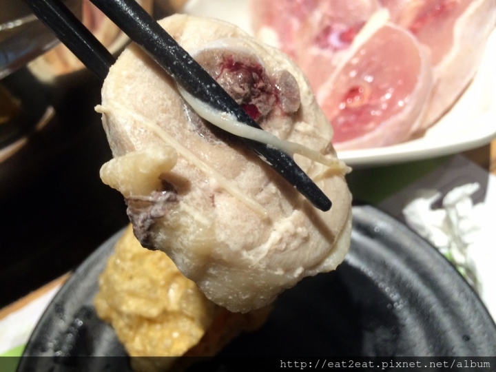 【新北板橋】重慶路 鼎川霖鍋物/8種湯底任選不加價/電磁爐共用鴛鴦鍋設計/大推雞腿塊、綜合魚片