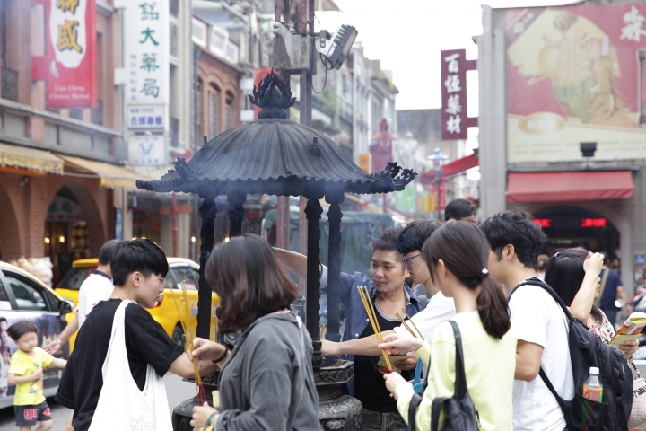 【美食。食記】台北 大稻埕 一瓶啤酒喜相逢 洛 Le Zinc 洛 Café & Bar 咖啡 輕食 啤酒 霞海城隍廟
