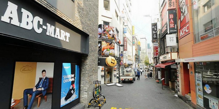 【玩 韓國】首爾 明洞명동 "조개와 貝殼哥"必吃超狂海鮮鐵盆鍋。來明洞就是要吃海鮮啊~