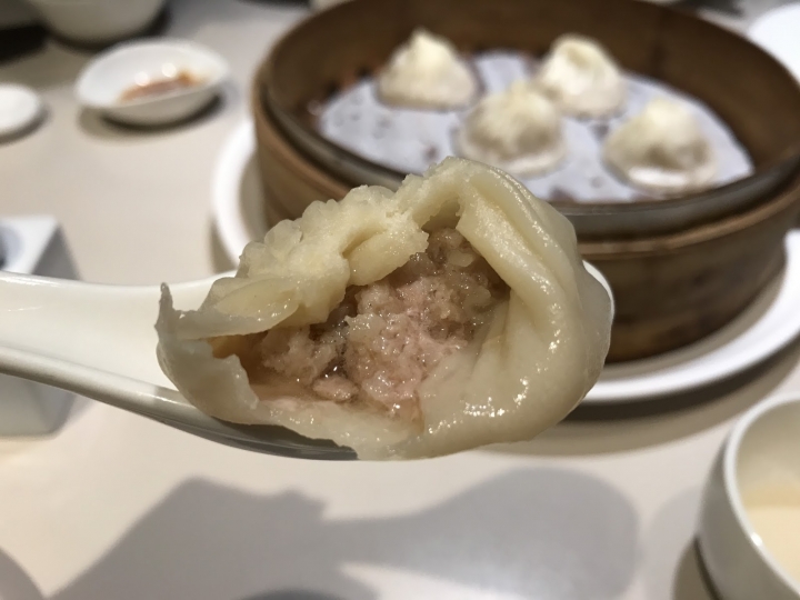 [食記] 新竹 新橋弄堂。烏魚子炒飯、湯包、蝦餃。一試成主顧!