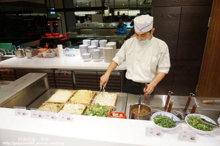 【宜蘭市】<悅川酒店>2017全新開幕的親子酒店,有超大的遊戲室,還有豐富藏書,每間客房也都有文學名著;兼具休閒與人文知性的漂亮酒店。