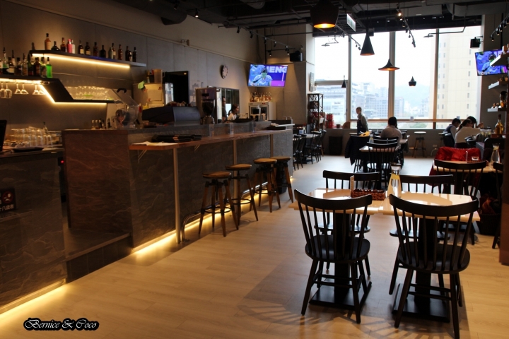 Freaks Café & Bistro 癮客餐酒館 / 誠品信義店/美食酒吧(捷運市政府站)