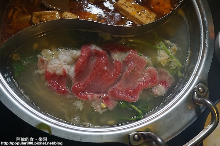 【南京復興】私宅打邊爐-港式火鍋始組,麻辣香濃溫潤、白鍋加咖哩後變身另一種風味。隱身老公寓,美味十年不墜!