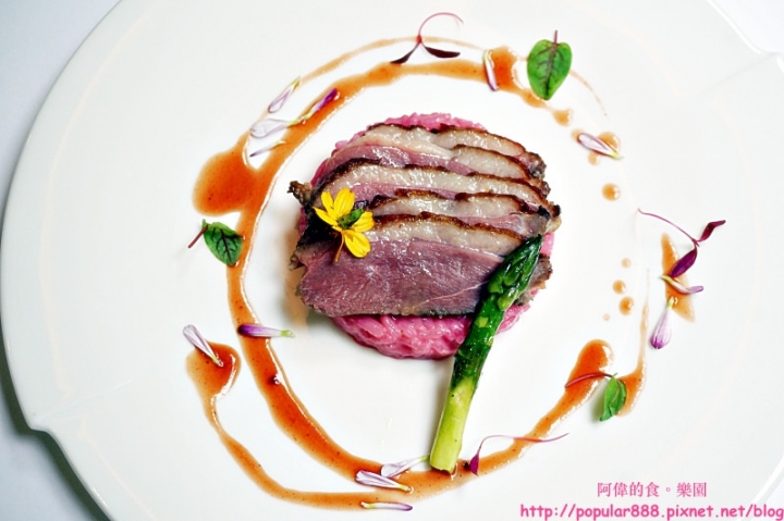 【北投溫泉】〈大地酒店〉推出"花漾套餐"迎春，結合花與美的意象，每道料理都像藝術品。五月底前限定，來趟美食溫泉之旅吧！