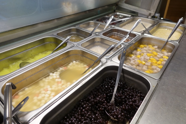 [食記] 豆花朴(中和店)。料好實在的有機豆花、燒仙草、芝麻糊! 健康取向的養身甜品!