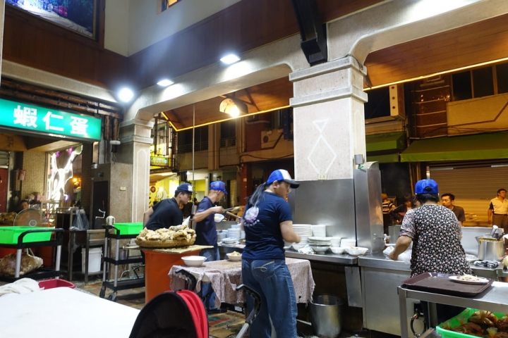 【食記】嘉義中正路。林聰明沙鍋魚頭(中正店)~人氣超旺的排隊美食