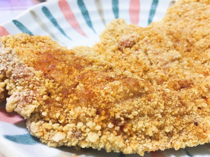 【玩 新北】中和區 "戰鬥雞雞幫"超大香雞排香脆薄皮鮮嫩多汁。保證讓你愛不釋手~