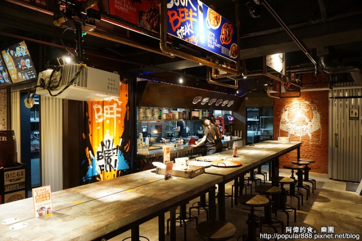 【市府站】王品集團全新品牌，使用美國Choice牛排以"舒肥法"讓牛排極軟嫩，外加水波蛋及蔬菜，一份牛排飯吃到撐！
