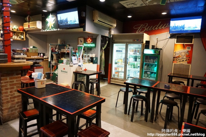 【中山國中站】〈維吾爾新疆碳烤〉大漠香料加孜然調味，使碳烤食材更香更美味，十年老店口碑不墜，靠的就是真材實料與真功夫!
